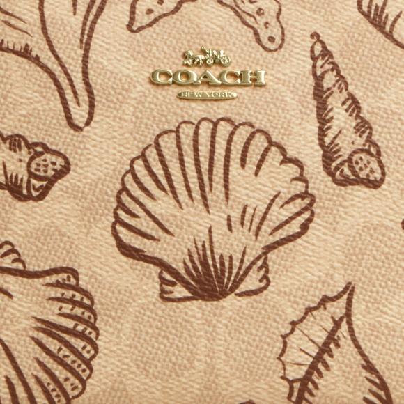 Nolita 19 In Signature Canvas With Shell Print - Picture 3 of 5